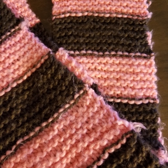 Aeropostale knitted scarf - 9 foot long - Picture 2 of 4